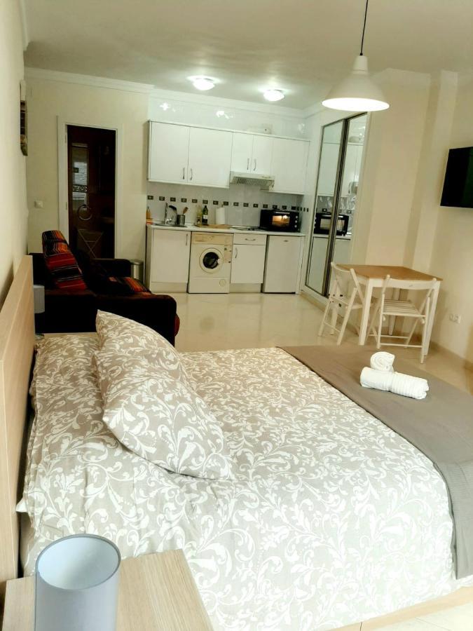 Central Estudio Malaga Bagian luar foto